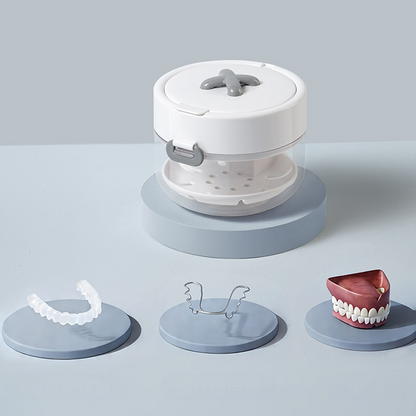🔥Last Day Special Price £12.99!✨50K+ SOLD!🦷All-in-One Retainer Storage Case — Soaking Compartment, Built-in Mirror & Cleaning Tools